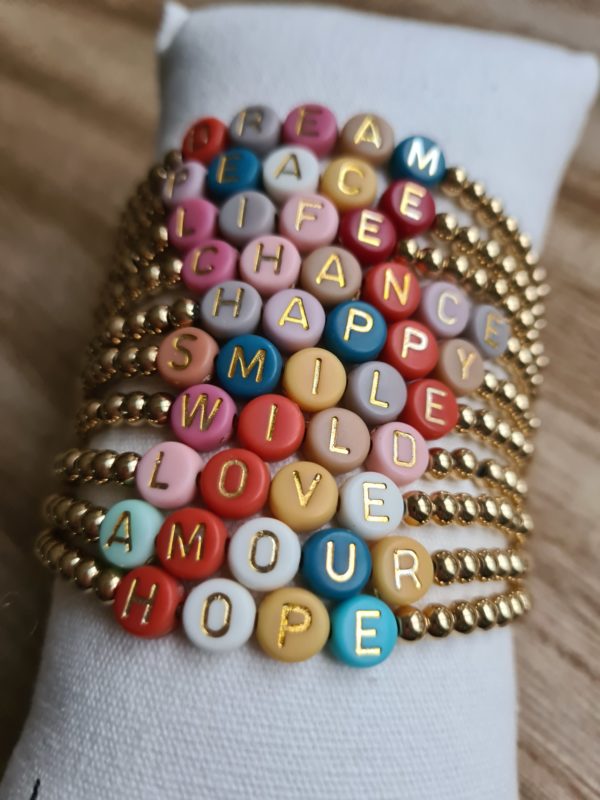 bracelet perles mots elastique